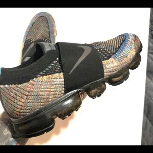 Nike VAPORMAX multi-color Laceless